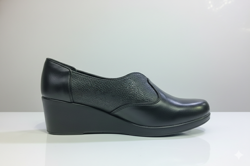 کفش چرم زنانه مشکی مدل لژدار با رویه ترکیبی ساده و طرحدار