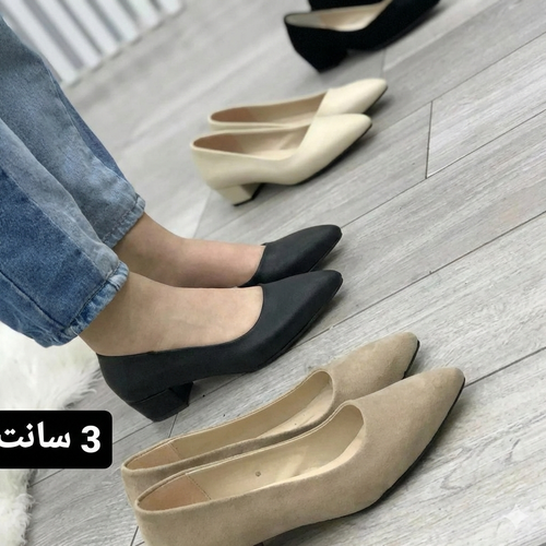 کفش پاشنه ۳ سانت زنانه مدل کلاسیک – مناسب اداری و مجلسی (مشکی و کرم)
